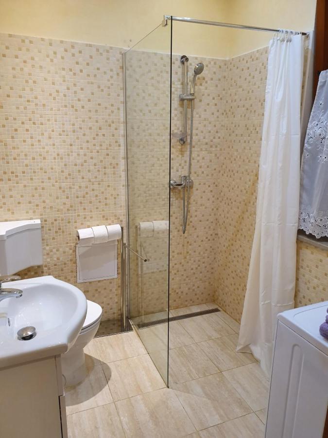 Apartmaji Tim Изола Екстериор снимка