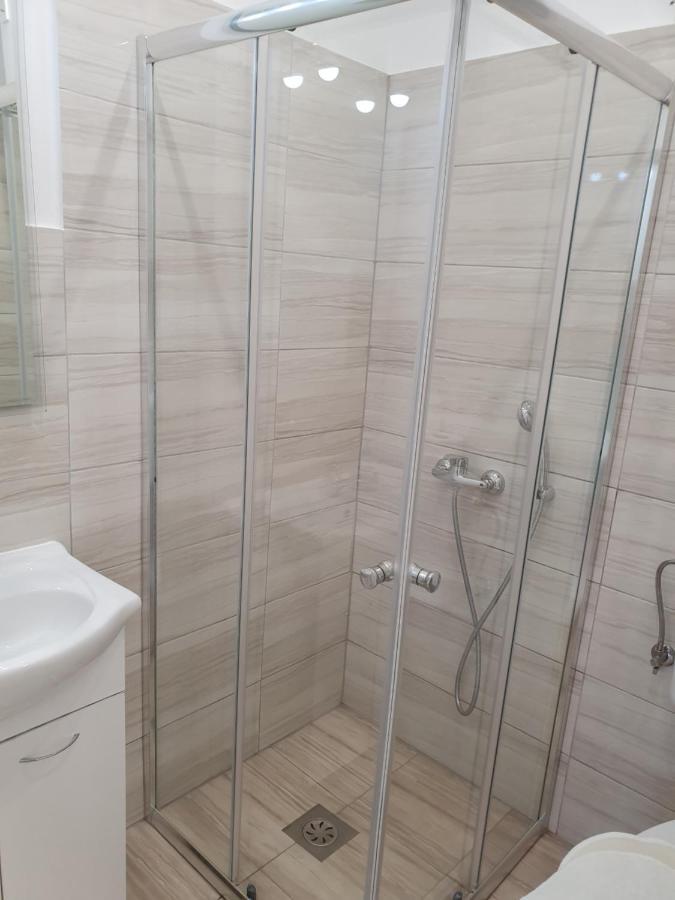 Apartmaji Tim Изола Екстериор снимка