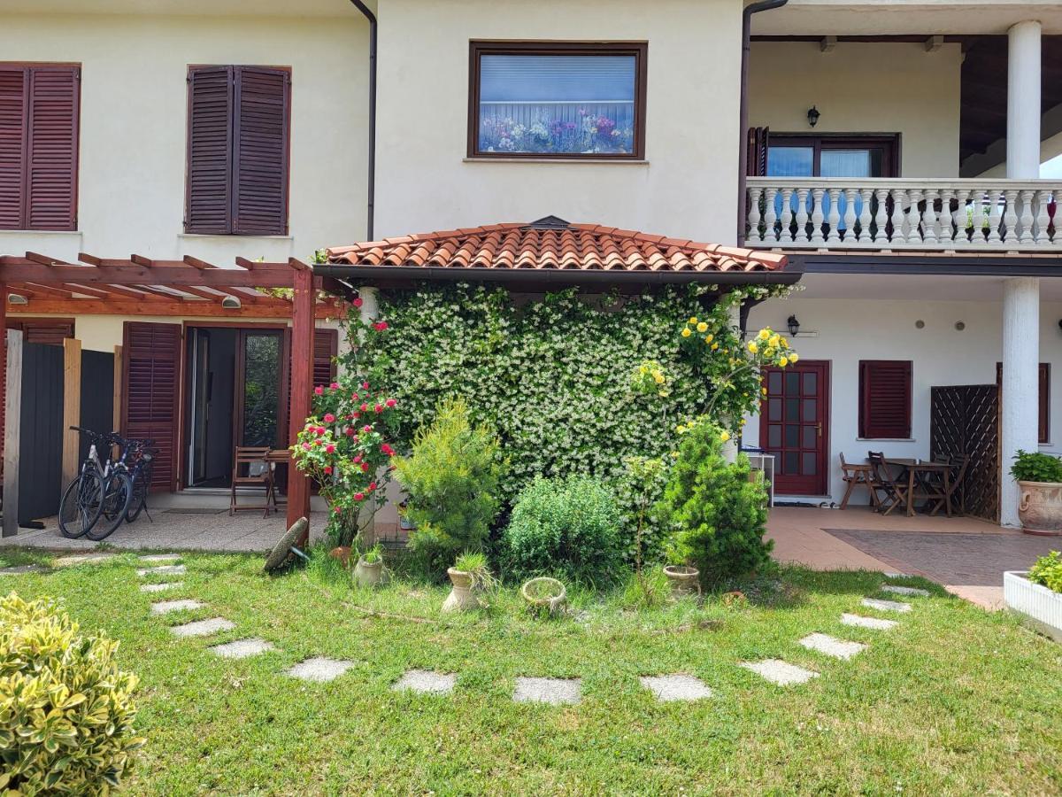 Apartmaji Tim Изола Екстериор снимка
