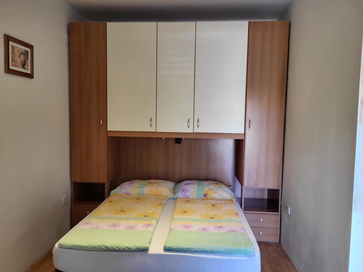 Apartmaji Tim Изола Екстериор снимка