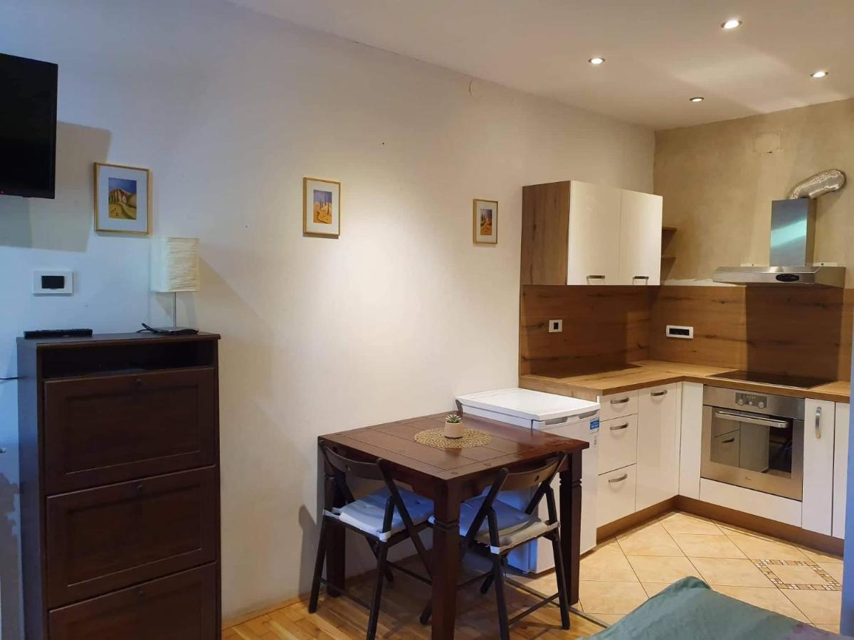 Apartmaji Tim Изола Екстериор снимка