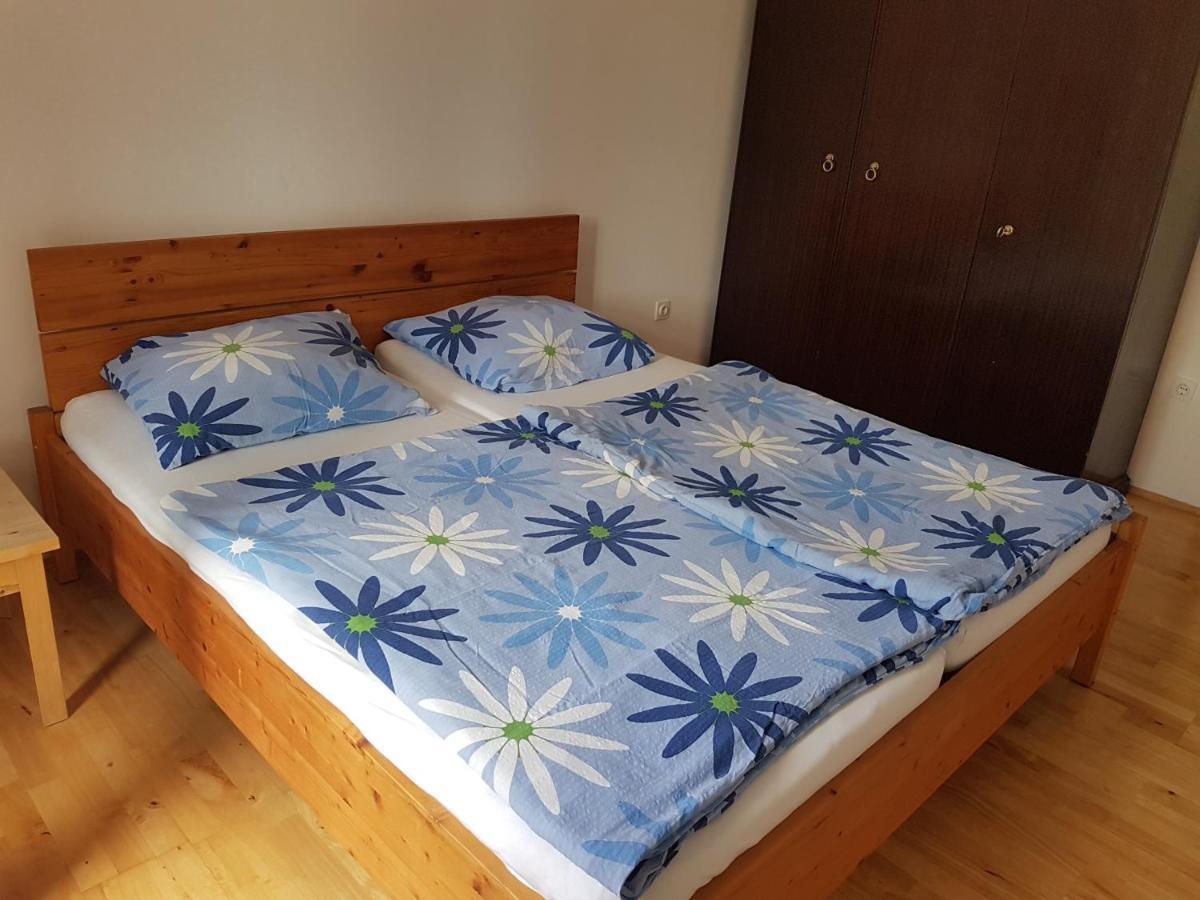 Apartmaji Tim Изола Екстериор снимка