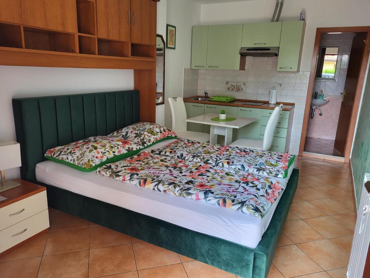 Apartmaji Tim Изола Екстериор снимка