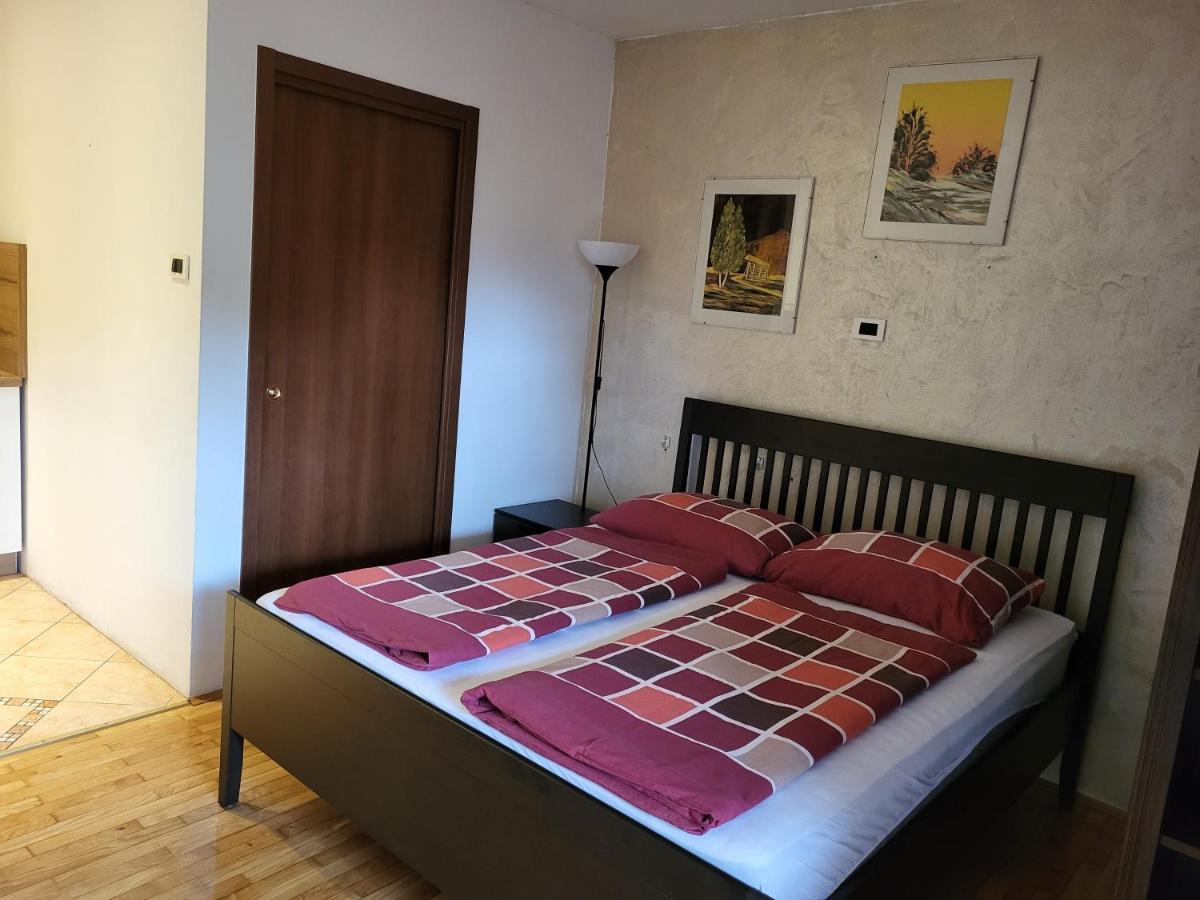 Apartmaji Tim Изола Екстериор снимка