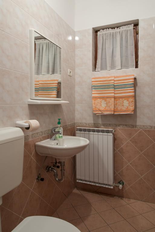 Apartmaji Tim Изола Екстериор снимка